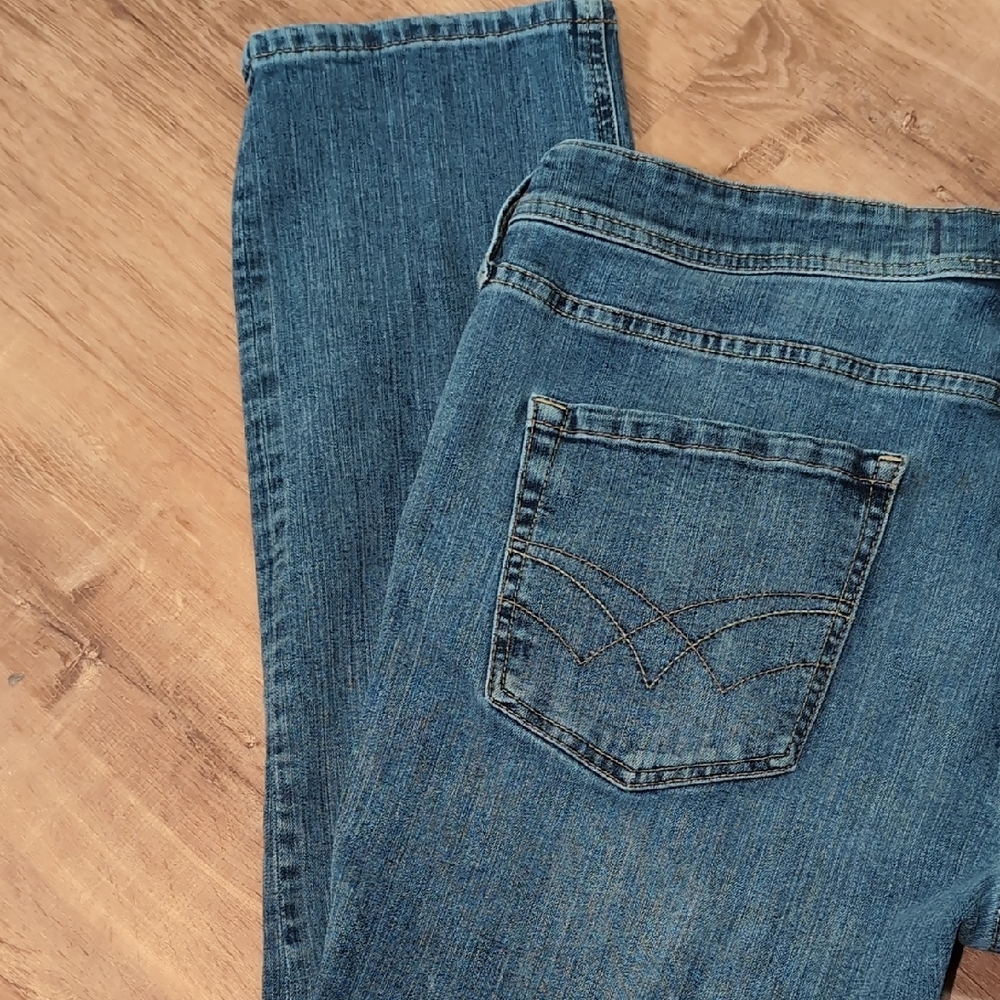 🥳Host Pick🎊 Seven7 Men's Classic Blue Straight Leg Jeans - Picture 6 of 11